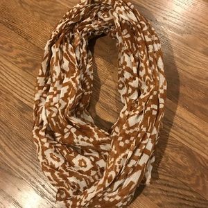Lightweight scarf